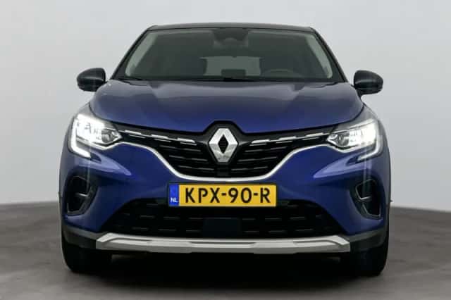 Renault Captur (2023) thumbnail 5
