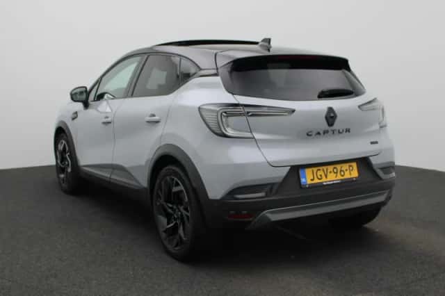 Renault Captur (2025) thumbnail 2