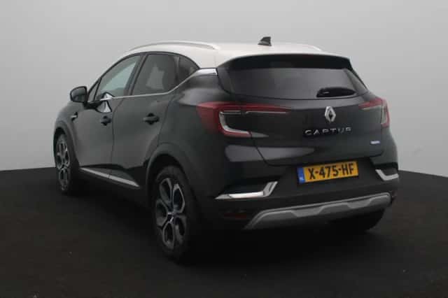 Renault Captur (2022) thumbnail 2