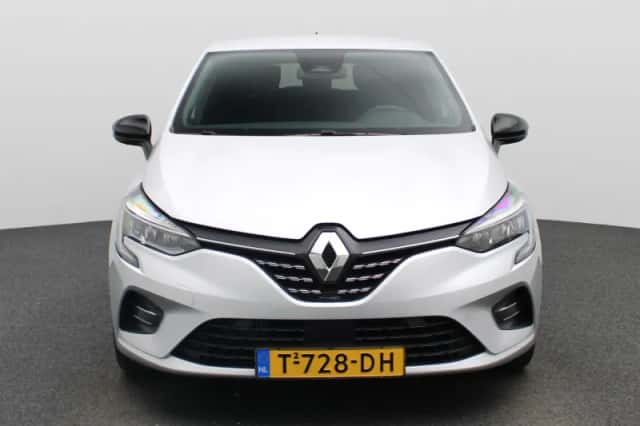 Renault Clio (2023) thumbnail 3