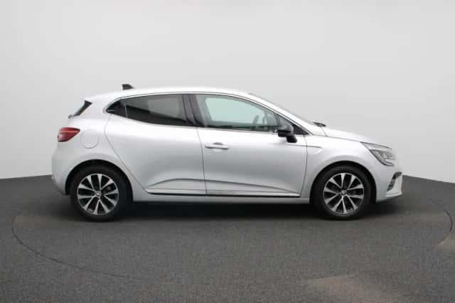 Renault Clio (2023) thumbnail 6
