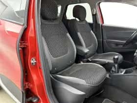 Renault Captur (2017) thumbnail 36