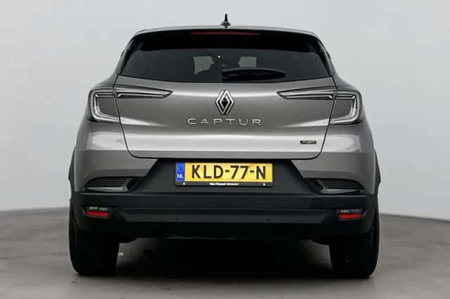 Renault Captur (2025) thumbnail 3