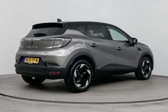 Renault Captur (2025) thumbnail 4