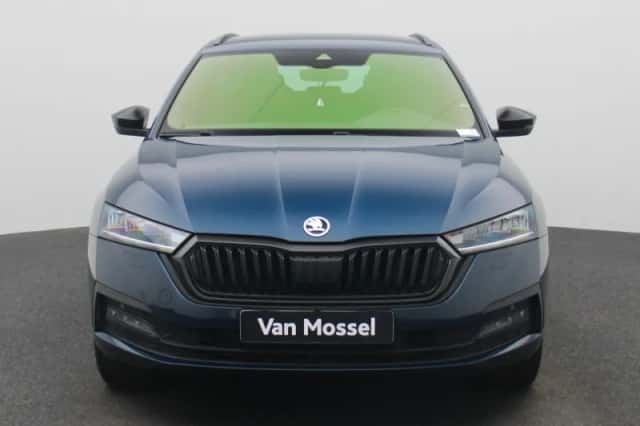 Škoda Octavia (2021) thumbnail 3
