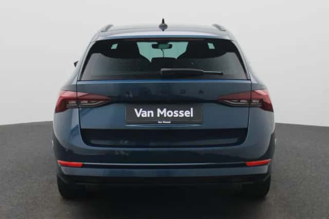 Škoda Octavia (2021) thumbnail 5