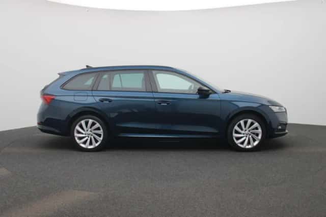 Škoda Octavia (2021) thumbnail 6
