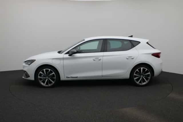 SEAT Leon (2024) thumbnail 4