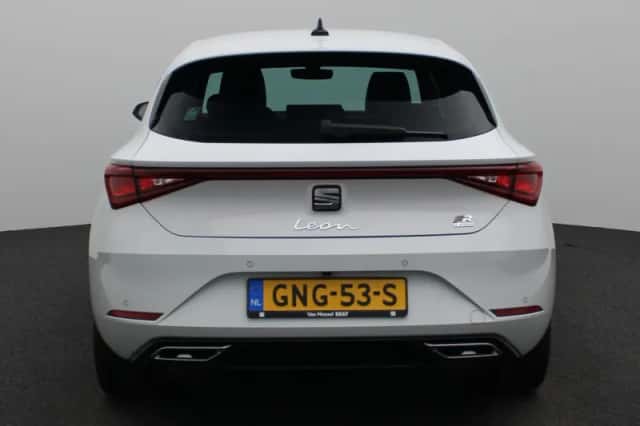 SEAT Leon (2024) thumbnail 5