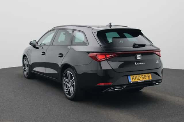 SEAT Leon (2025) thumbnail 2