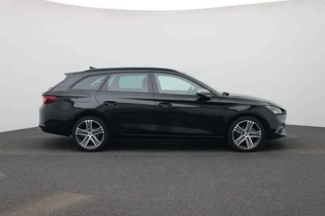 SEAT Leon (2025) thumbnail 6
