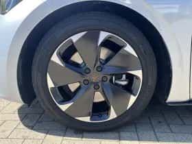 CUPRA Born (2025) thumbnail 5