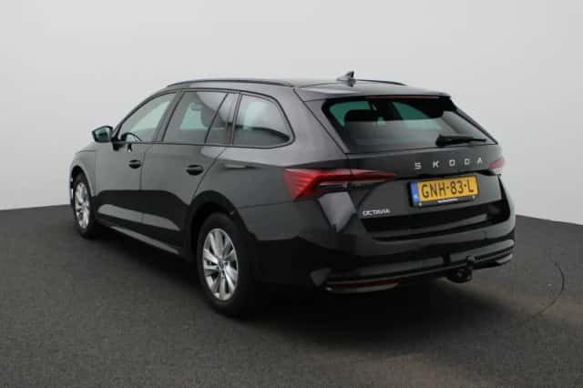 Škoda Octavia (2024) thumbnail 2