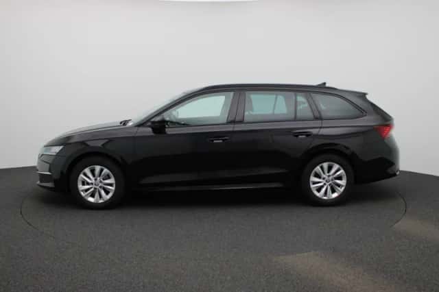 Škoda Octavia (2024) thumbnail 4