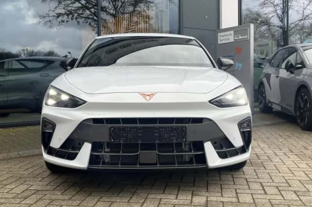 CUPRA Leon (0) thumbnail 2