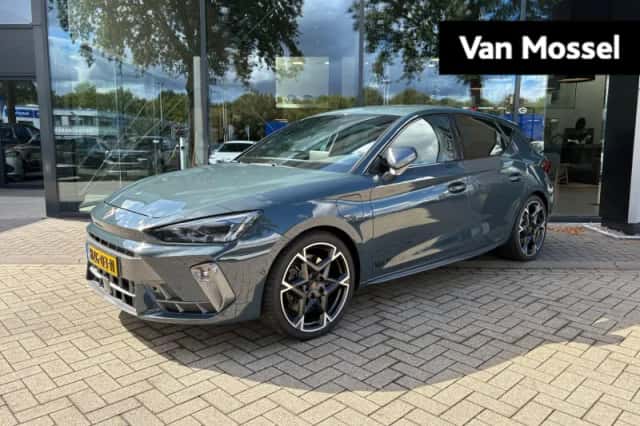 CUPRA Leon (2025) thumbnail 1