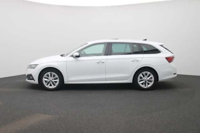 Škoda Octavia (2021) thumbnail 4