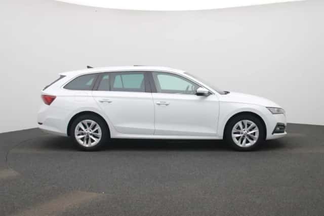 Škoda Octavia (2021) thumbnail 6