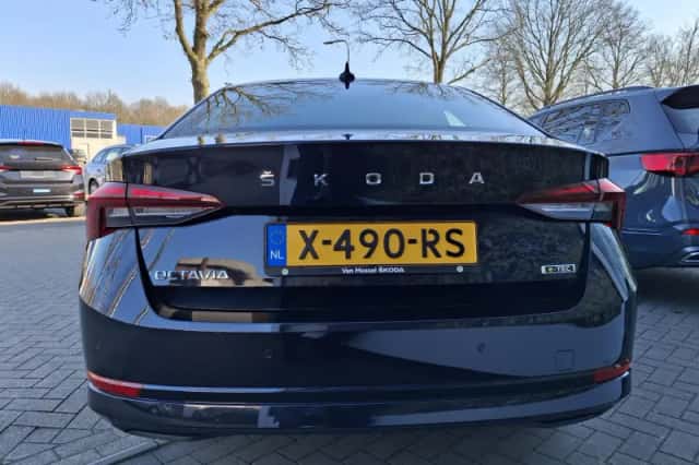 Škoda Octavia (2024) thumbnail 3