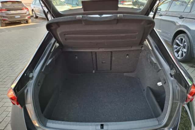Škoda Octavia (2024) thumbnail 5