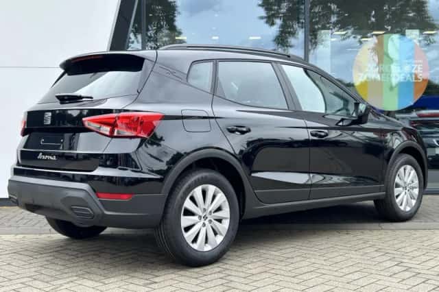 SEAT Arona (2024) thumbnail 3