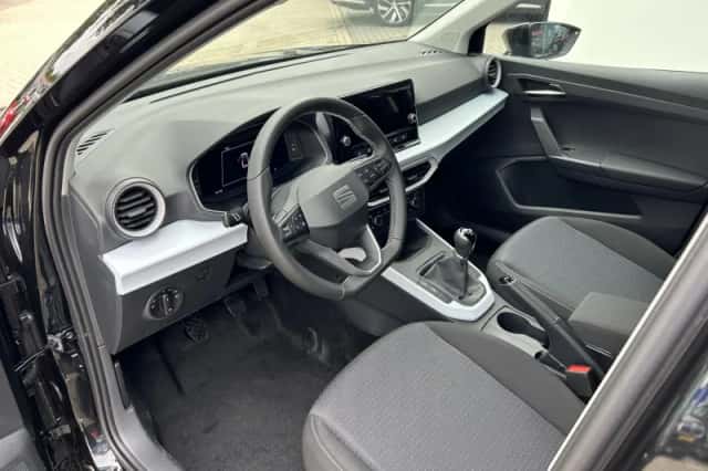 SEAT Arona (2024) thumbnail 5