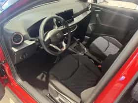 SEAT Arona (2024) thumbnail 5