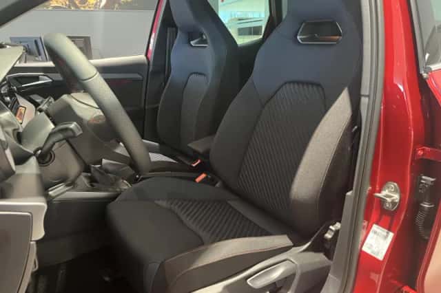 SEAT Arona (2024) thumbnail 6