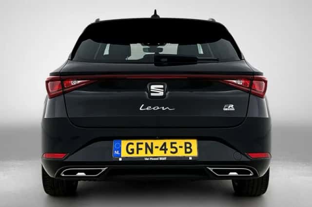 SEAT Leon (2024) thumbnail 3