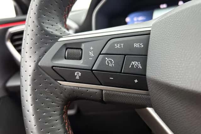 SEAT Leon (2024) thumbnail 6