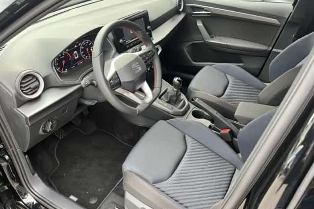 SEAT Arona (2025) thumbnail 6