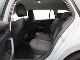 Škoda Octavia (2023) thumbnail 12