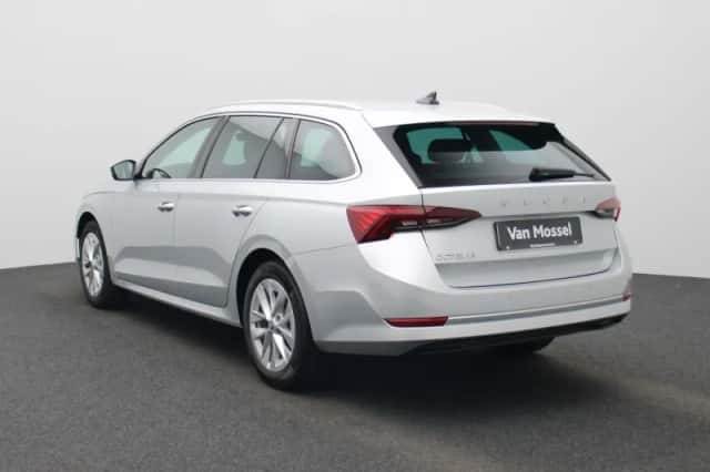 Škoda Octavia (2024) thumbnail 2