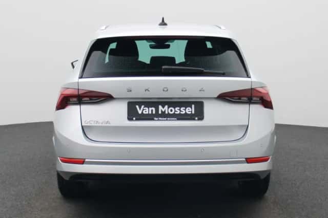 Škoda Octavia (2024) thumbnail 5