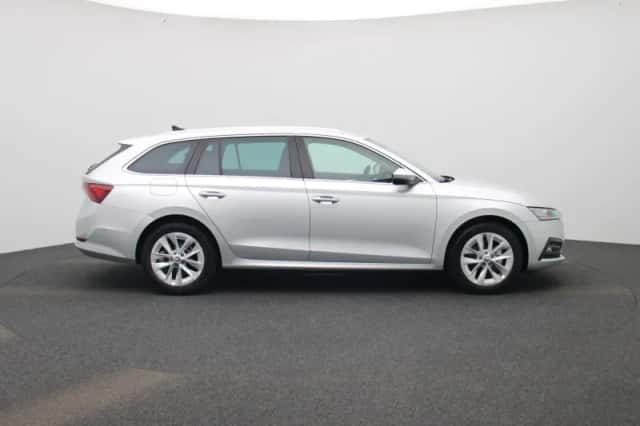 Škoda Octavia (2024) thumbnail 6