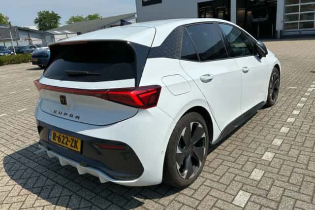 CUPRA Born (2022) thumbnail 4