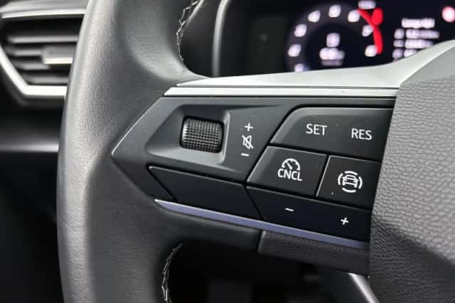 SEAT Leon (2024) thumbnail 6