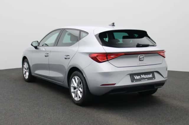 SEAT Leon (2023) thumbnail 2