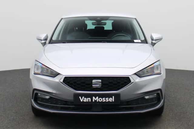 SEAT Leon (2023) thumbnail 3