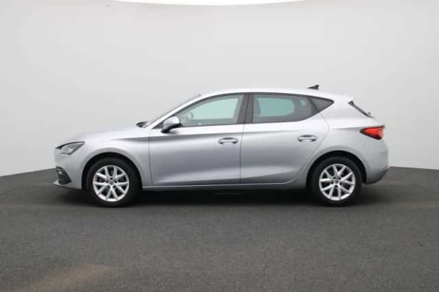 SEAT Leon (2023) thumbnail 4