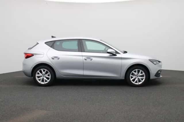 SEAT Leon (2023) thumbnail 6