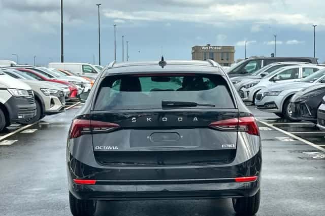 Škoda Octavia (2024) thumbnail 4