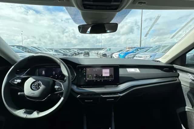Škoda Octavia (2024) thumbnail 6