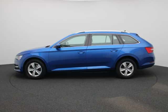 Škoda Superb (2023) thumbnail 4