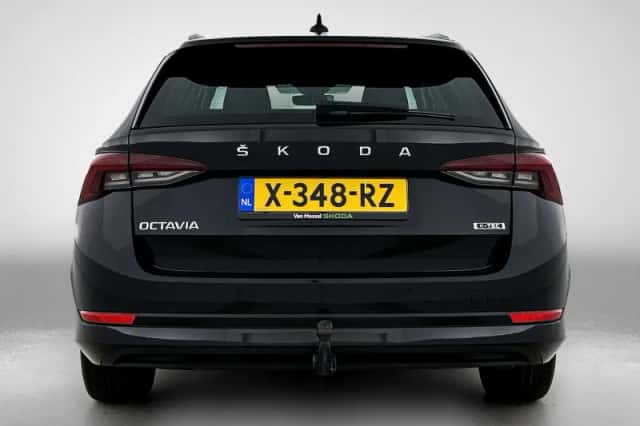 Škoda Octavia (2024) thumbnail 3