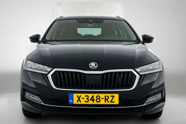 Škoda Octavia (2024) thumbnail 5