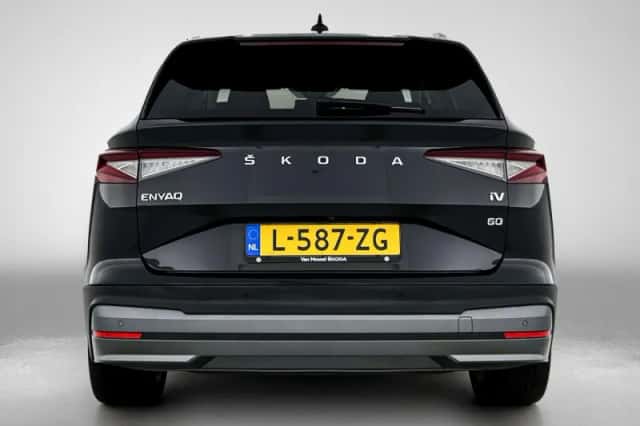 Škoda Enyaq (2021) thumbnail 3