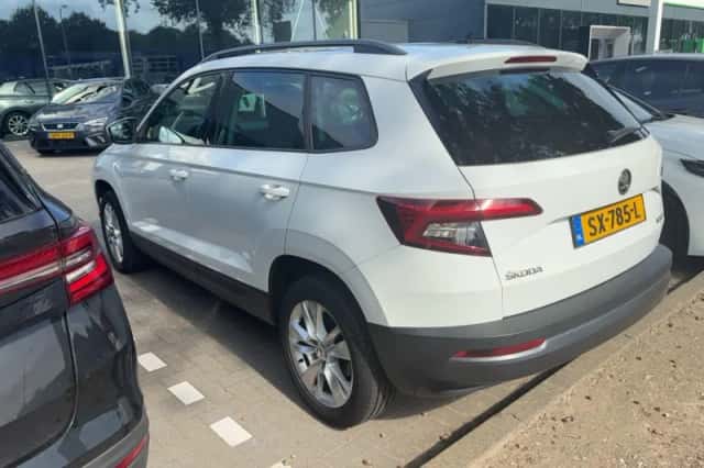 Škoda Karoq (2018) thumbnail 2