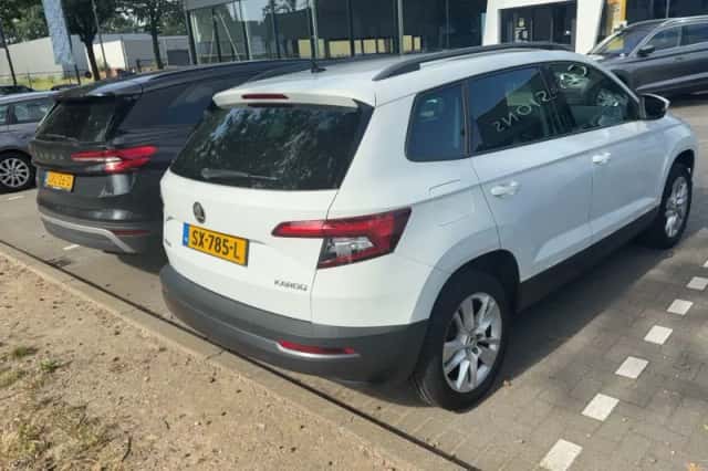 Škoda Karoq (2018) thumbnail 4