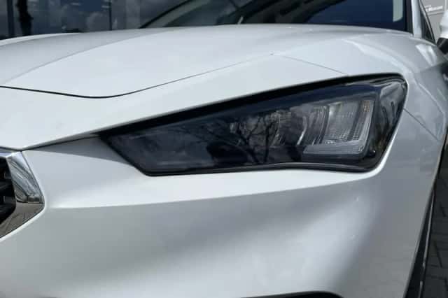 SEAT Leon (2025) thumbnail 2